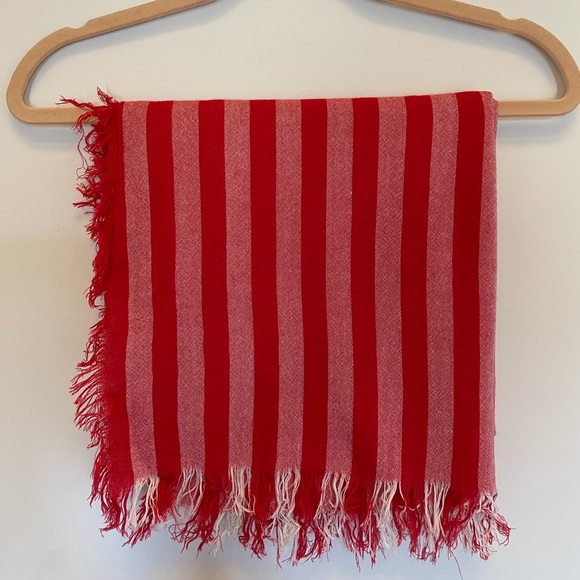 Red striped scarf - Picture 2 of 2